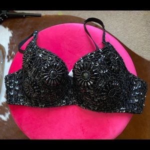Adorable bustier type bra!